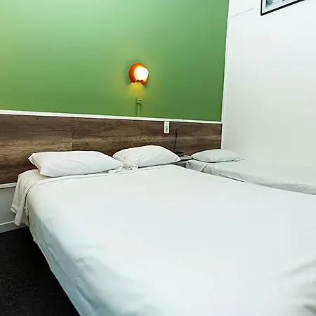 Отель Cesar Centre Historique & Gare Ним