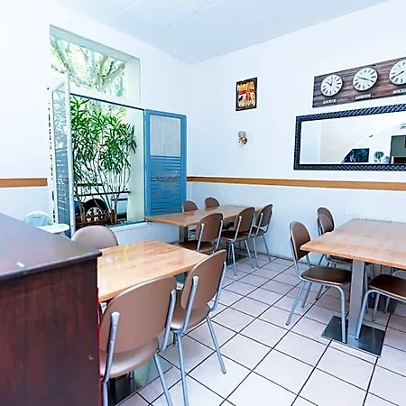 Cesar Centre Historique & Gare Отель 2*